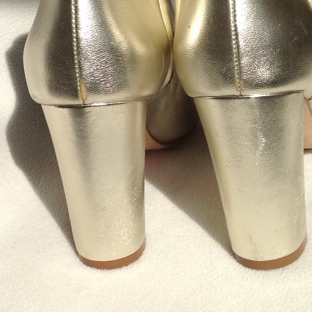 Manolo Blahnik "Brusta" booties - Picture 4 of 5